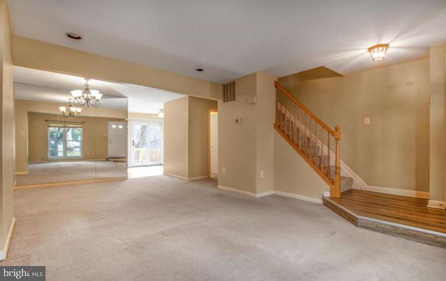 5127 KING CHARLES WAY