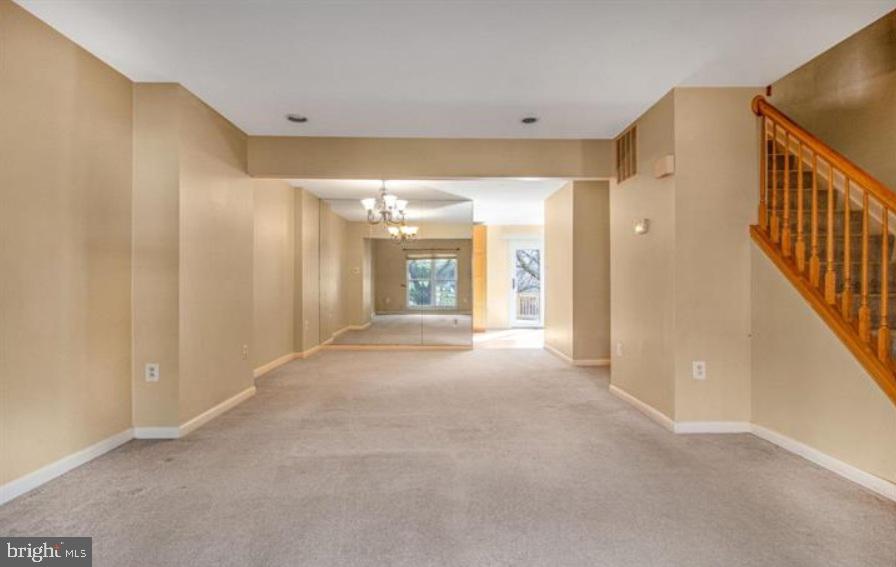 5127 KING CHARLES WAY