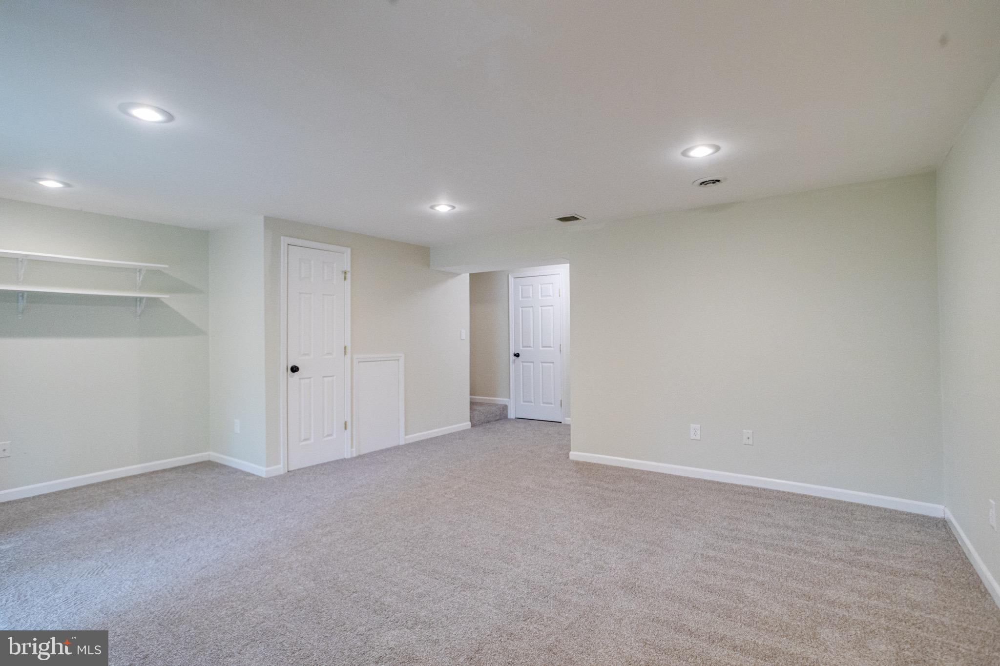 WOODBRIDGE CENTER - Residential