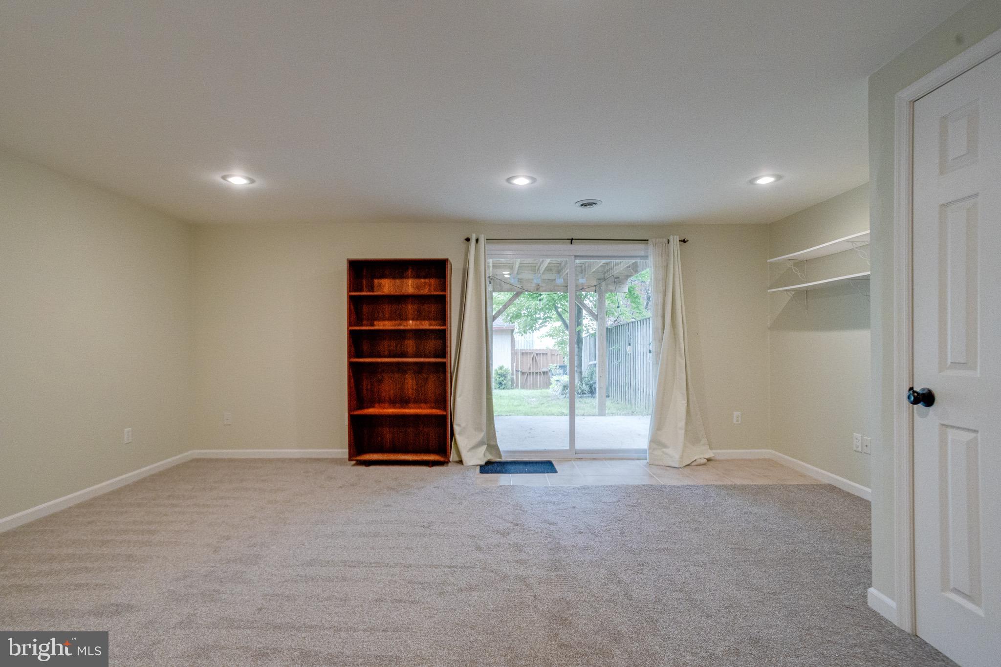 WOODBRIDGE CENTER - Residential