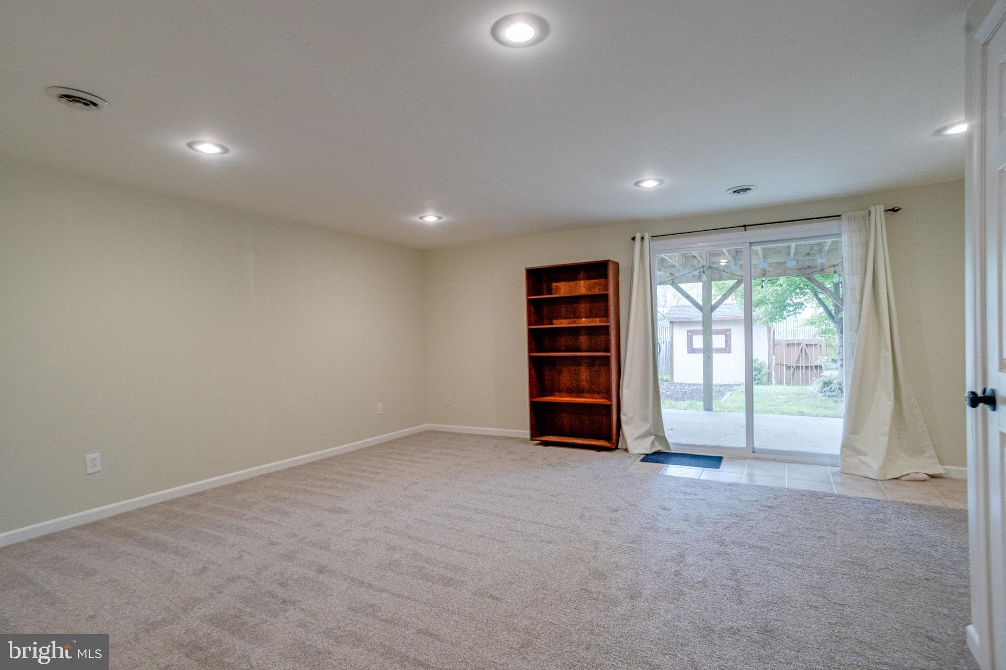 WOODBRIDGE CENTER - Residential