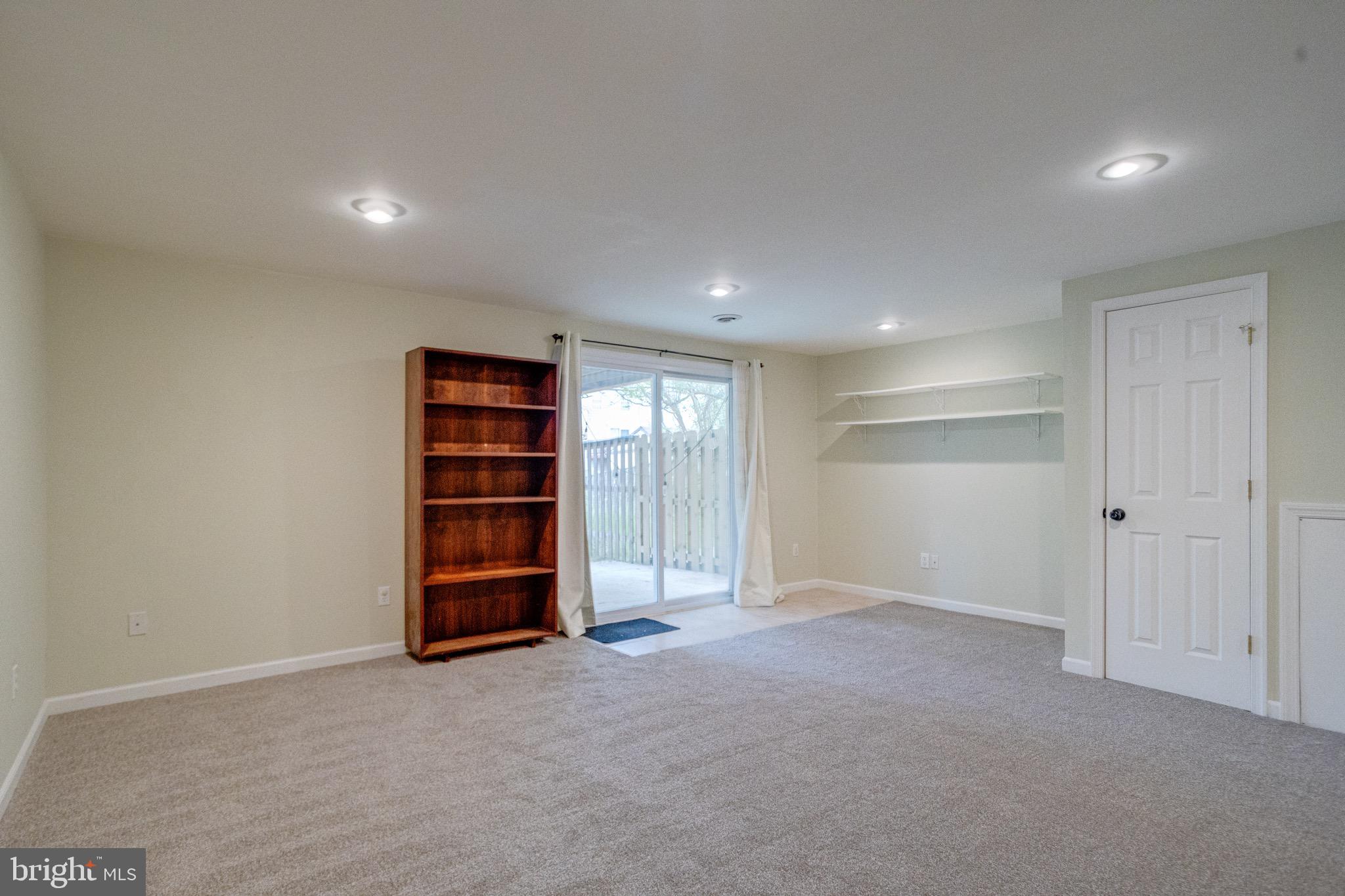 WOODBRIDGE CENTER - Residential