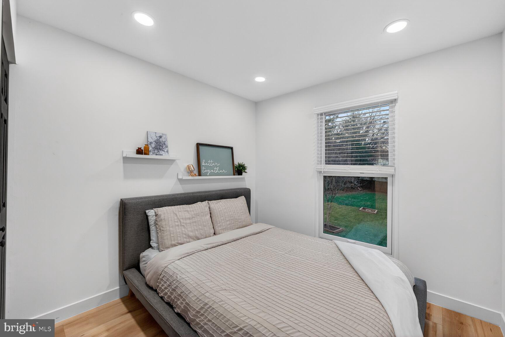 BROOKFIELD - Residential