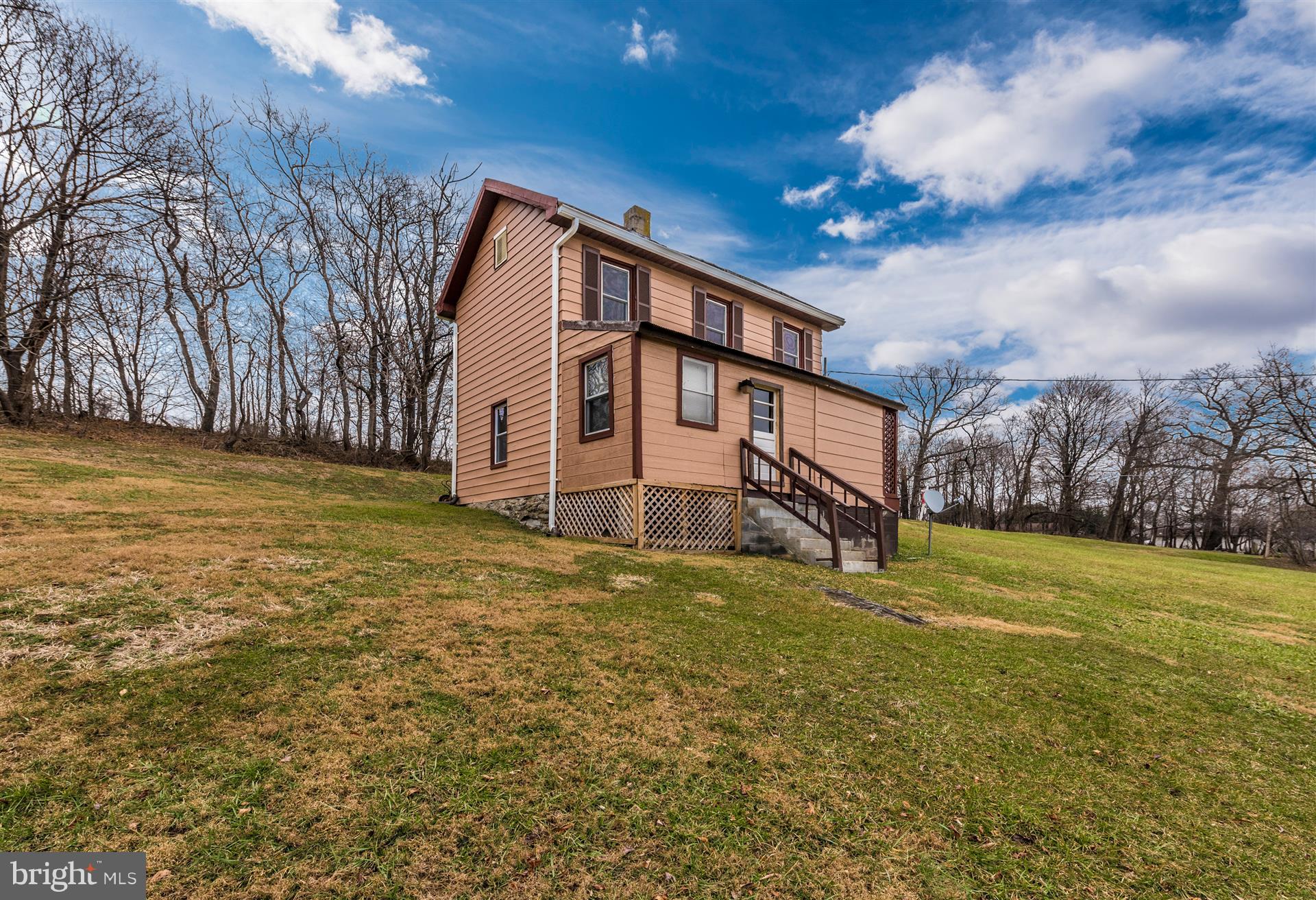 1402 WOODENBRIDGE LN