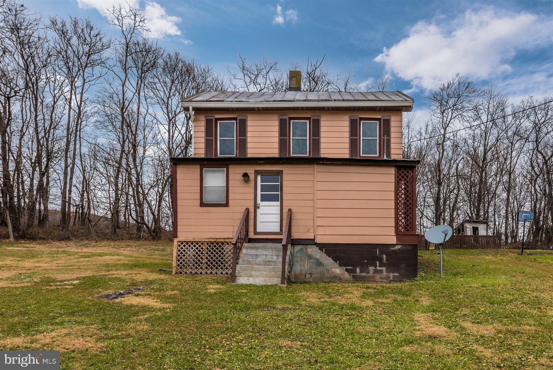 1402 WOODENBRIDGE LN