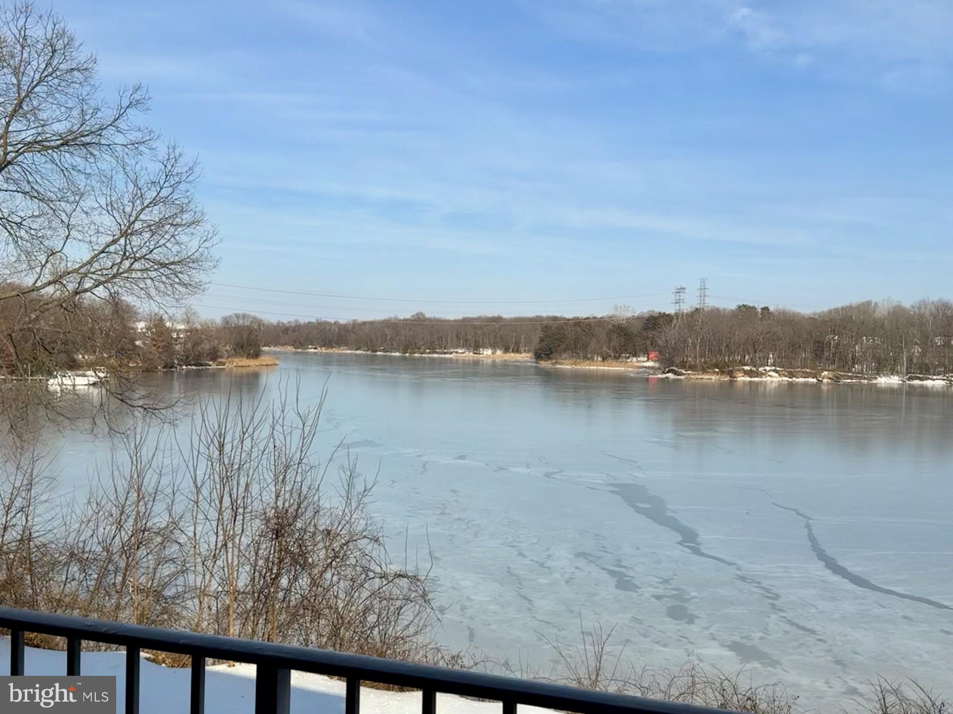 355 GATEWATER COURT F