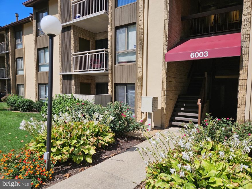 Great one bedroom, first floor unit with a patio in the sought after location in Long Reach village in Columbia Maryland. Updated unit with lots of light, updated kitchen with granite counter tops, updated bath and easy care tile flooring throughout.  Gas stove and warm gas heat. The community offers lots of walking trails, nearby parks and  tot lots nearby too.  Shopping, restaurants and entertainment are just around the corner. Ample free parking included, subject to Treover Condo rules. Transportation options are right outside the community too.  The landlord prefers a minimum credit score of 620.  All applications online. Housing choice vouchers welcome.