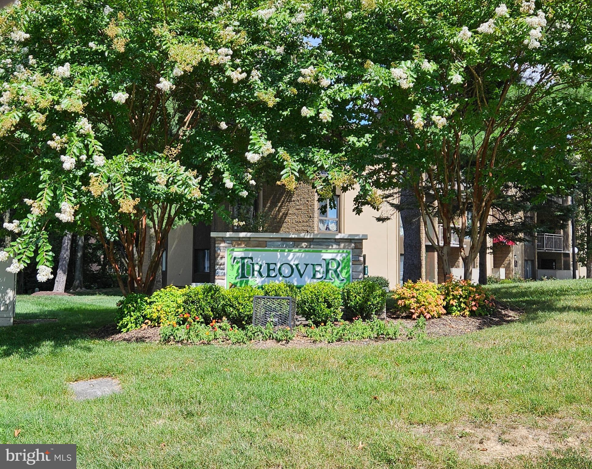 TREOVER CONDOMINIUM - Residential Lease