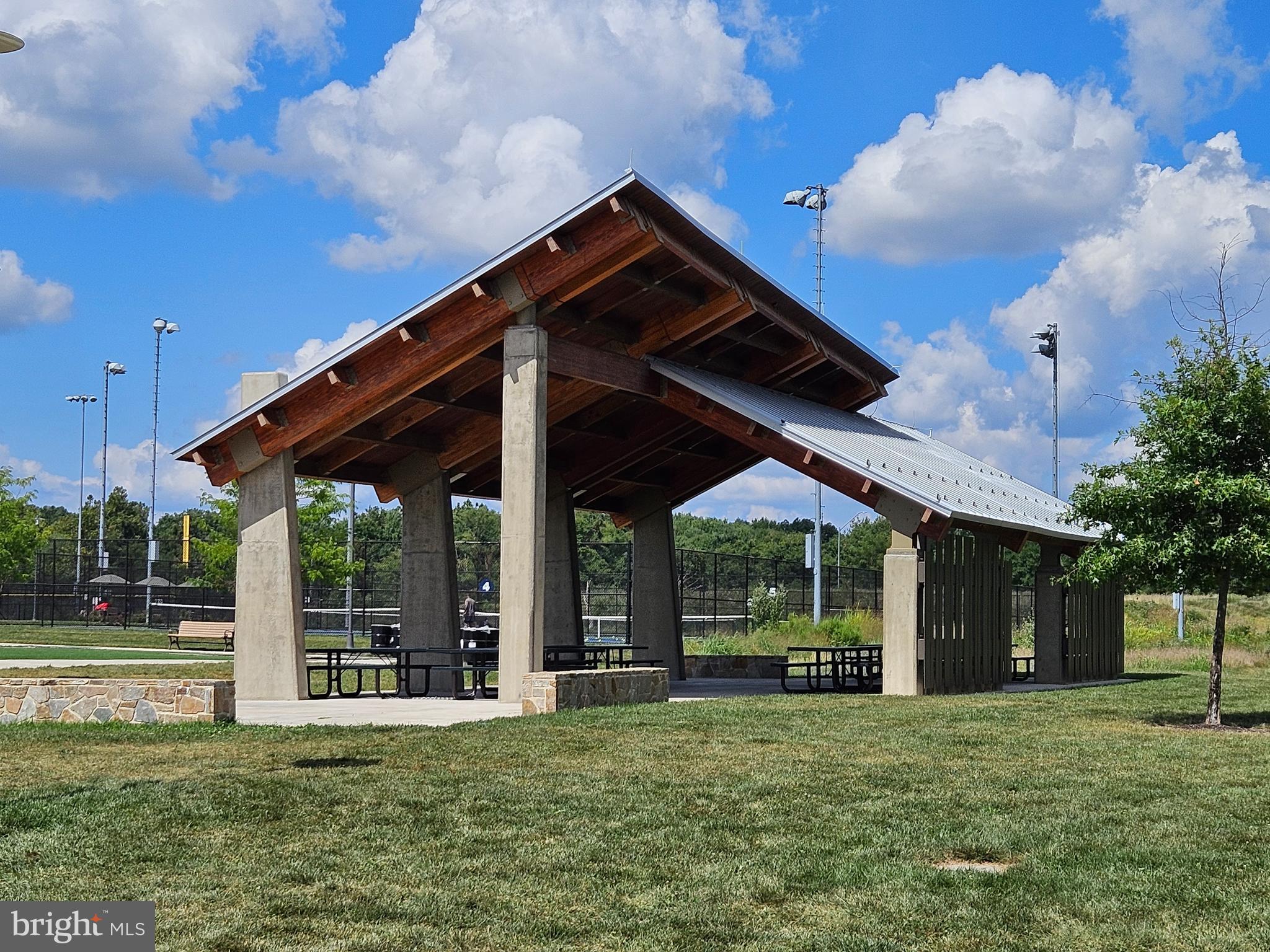 TREOVER CONDOMINIUM - Residential Lease