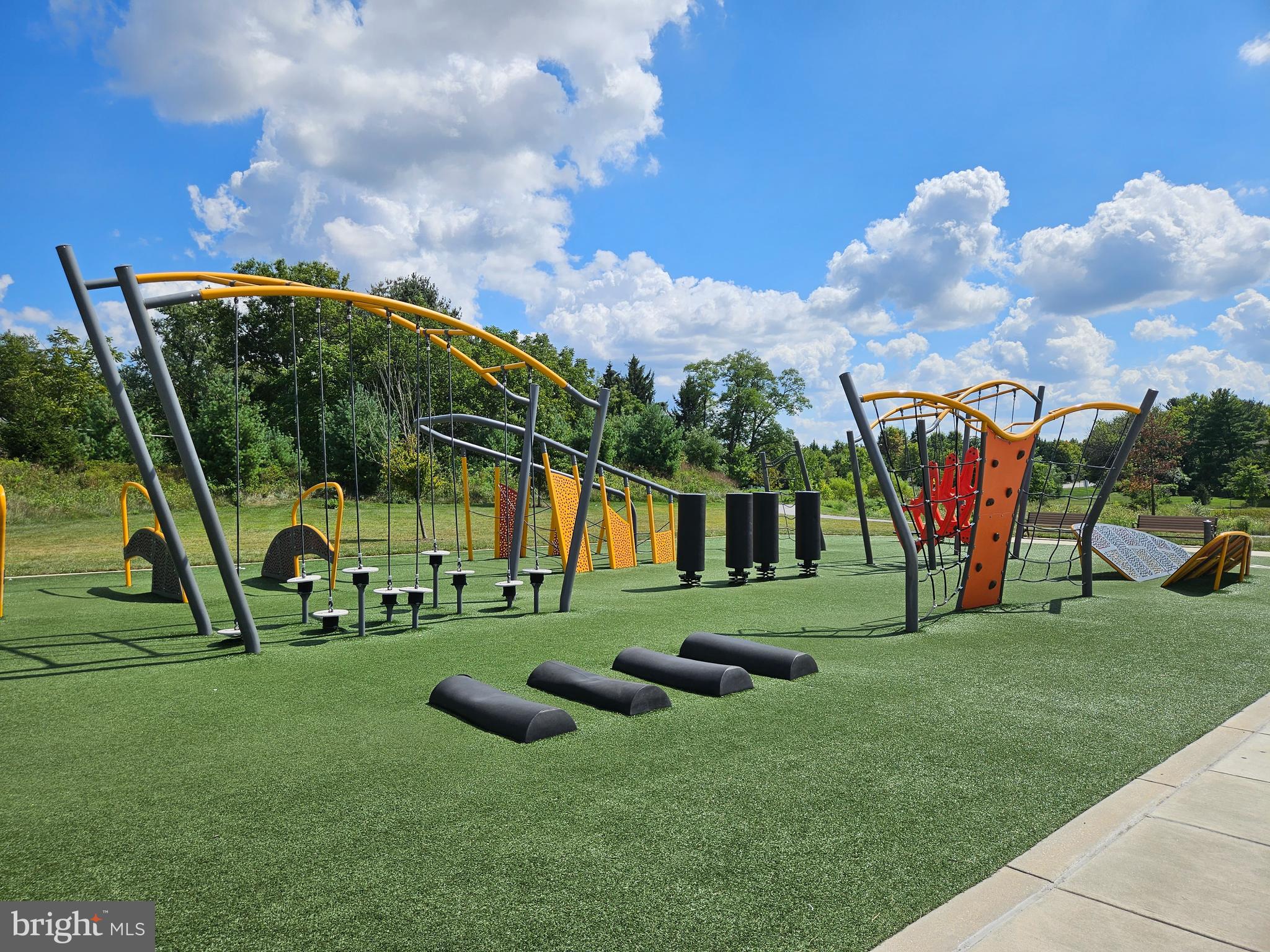 TREOVER CONDOMINIUM - Residential Lease