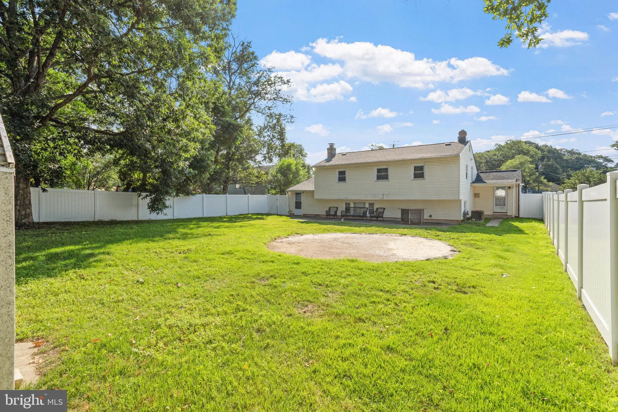 Delran, New Jersey 08075, United States, 3 Bedrooms Bedrooms, ,2 BathroomsBathrooms,Residential,Pending,181968