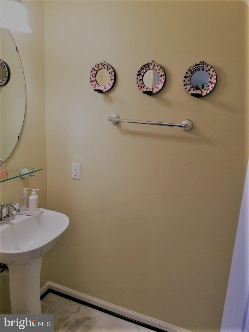 CEDAR LAKES - Residential Lease