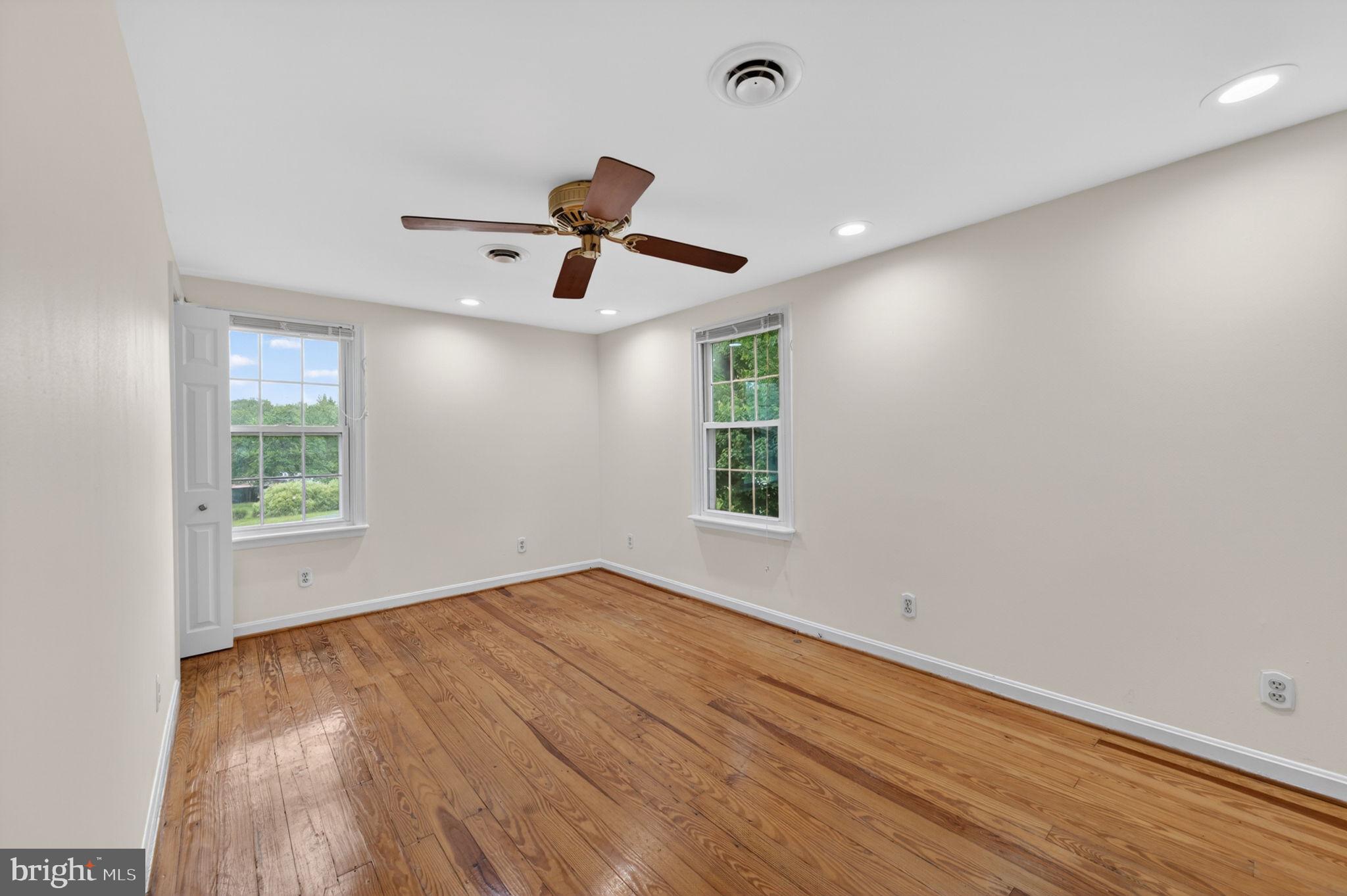 DAVIDSONVILLE - Residential