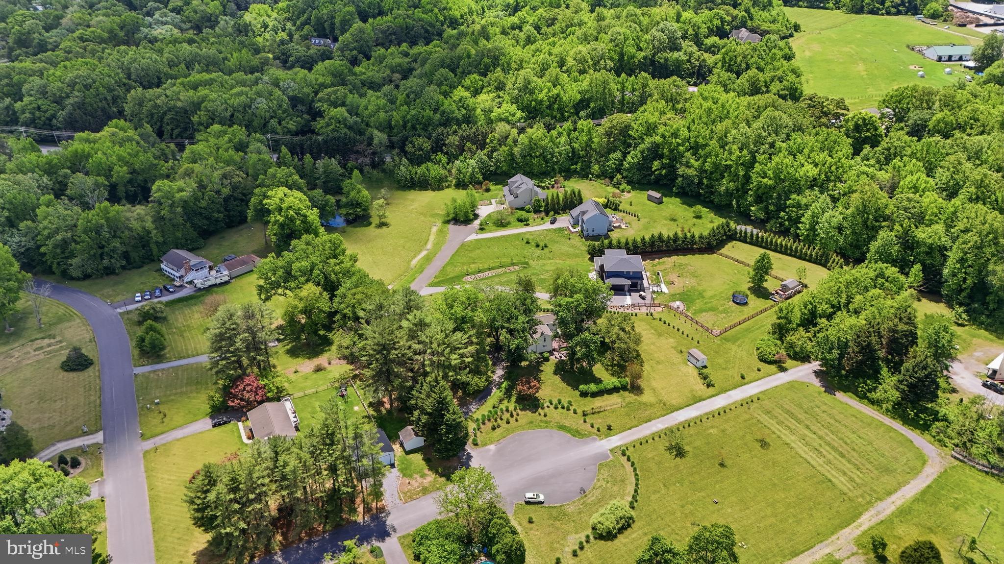 DAVIDSONVILLE - Residential