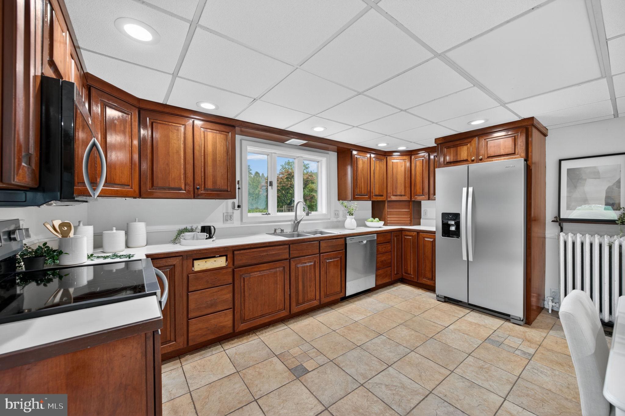 DAVIDSONVILLE - Residential
