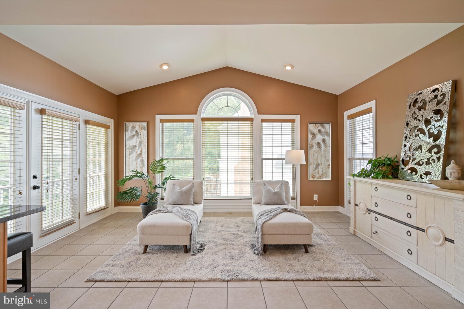 LAUREL HILL - Residential