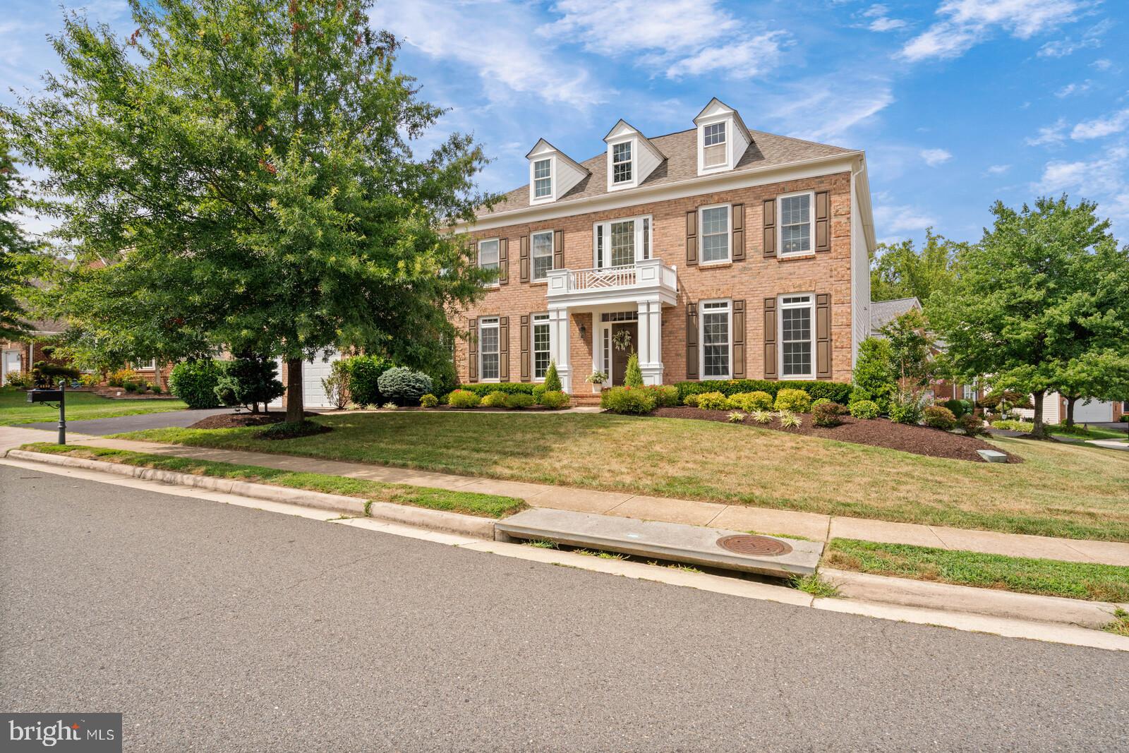 LAUREL HILL - Residential