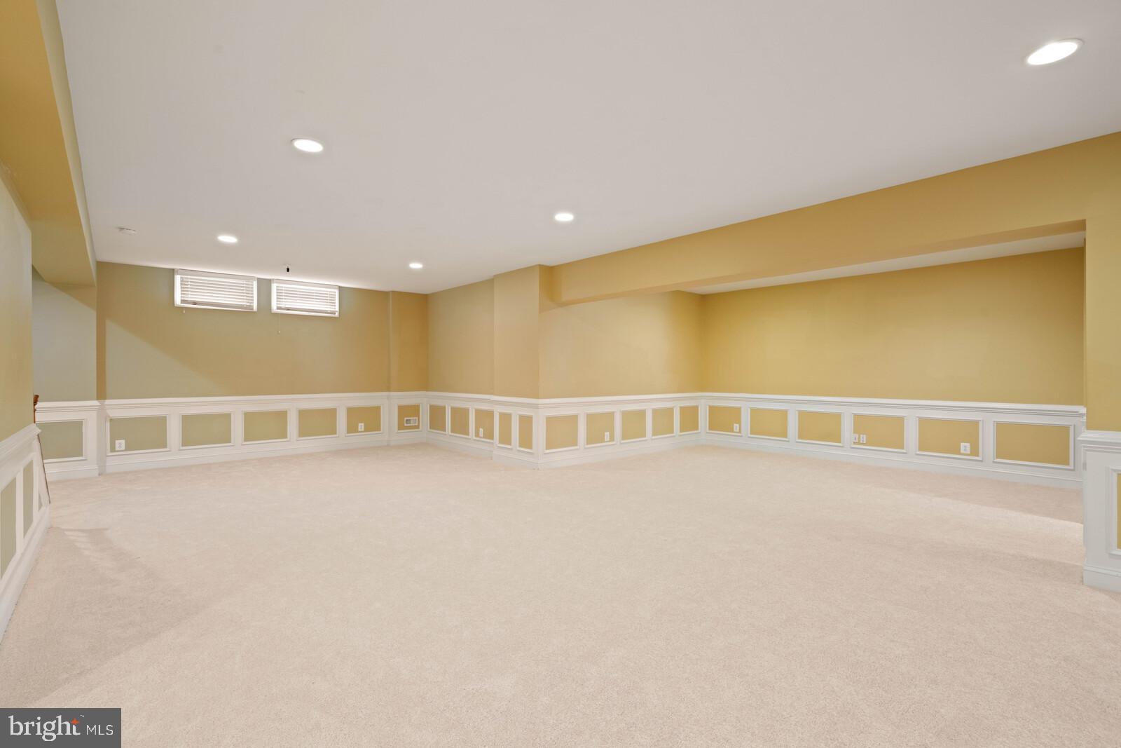 LAUREL HILL - Residential