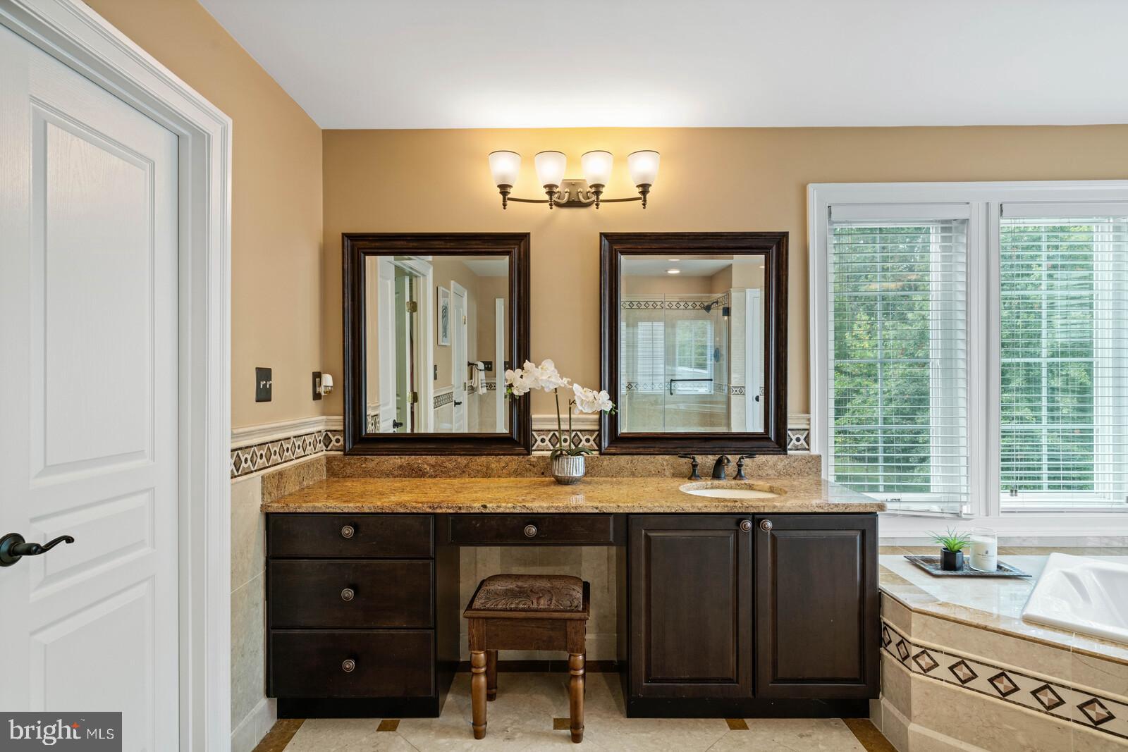 LAUREL HILL - Residential