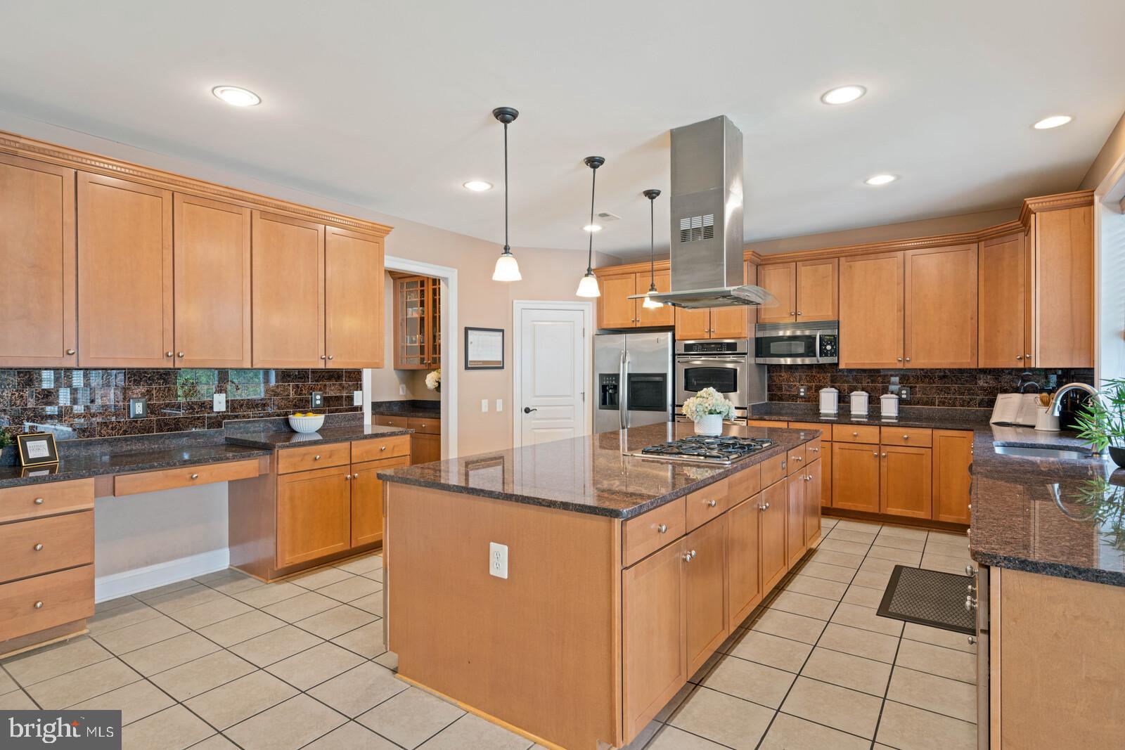 LAUREL HILL - Residential