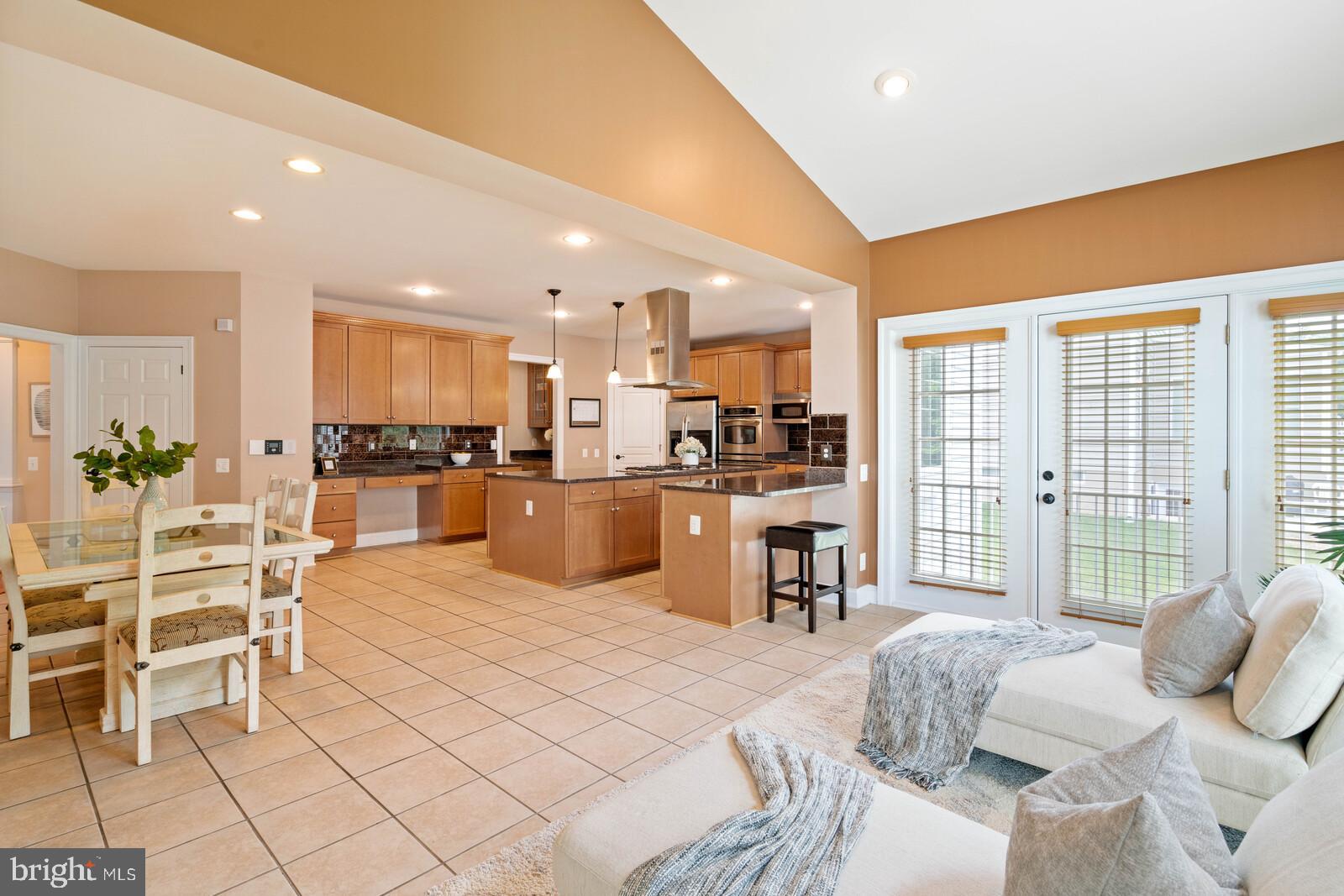 LAUREL HILL - Residential