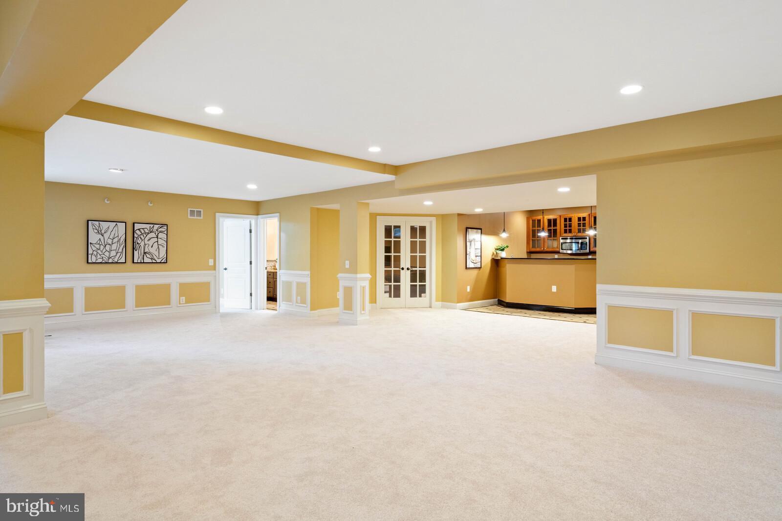 LAUREL HILL - Residential