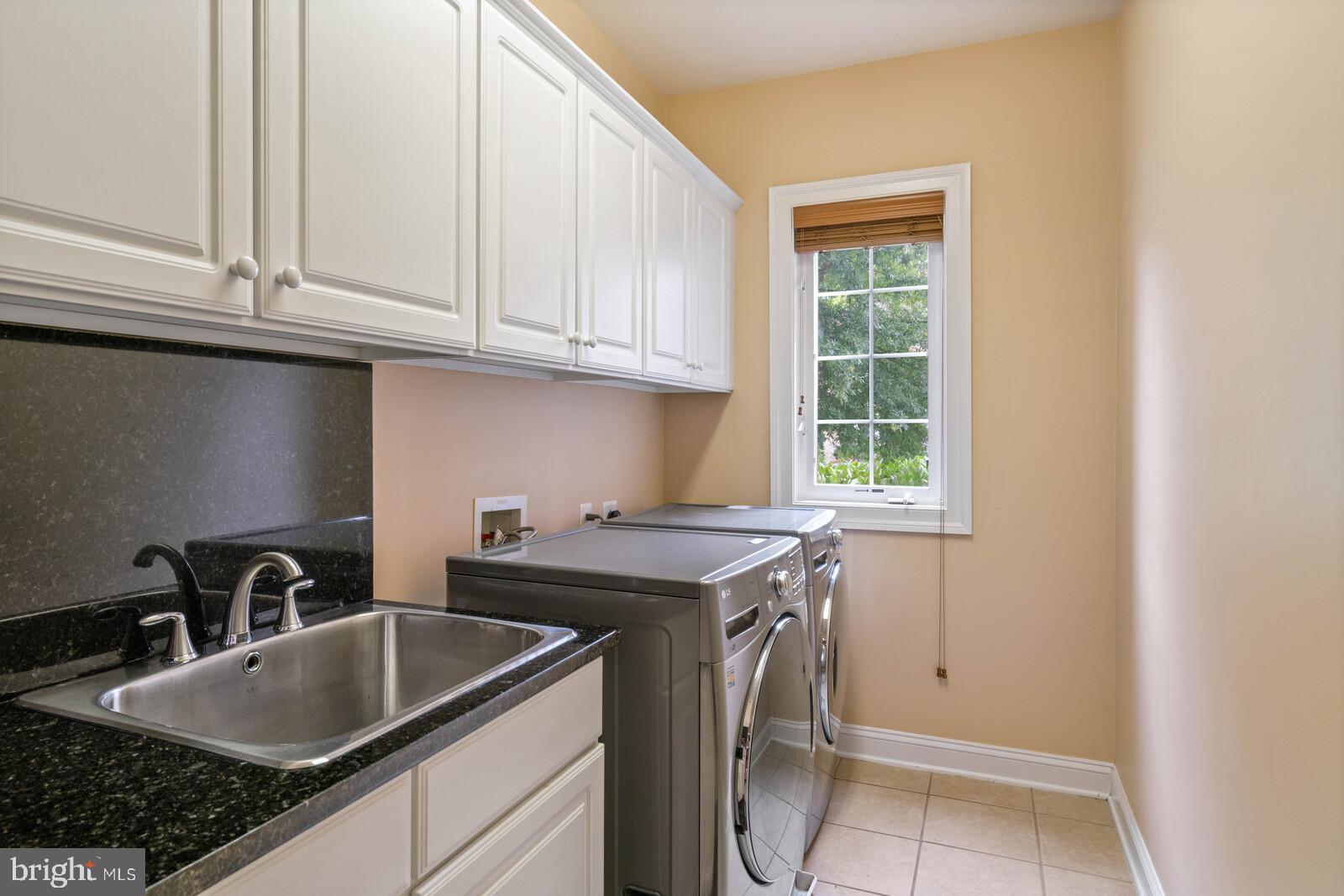 LAUREL HILL - Residential