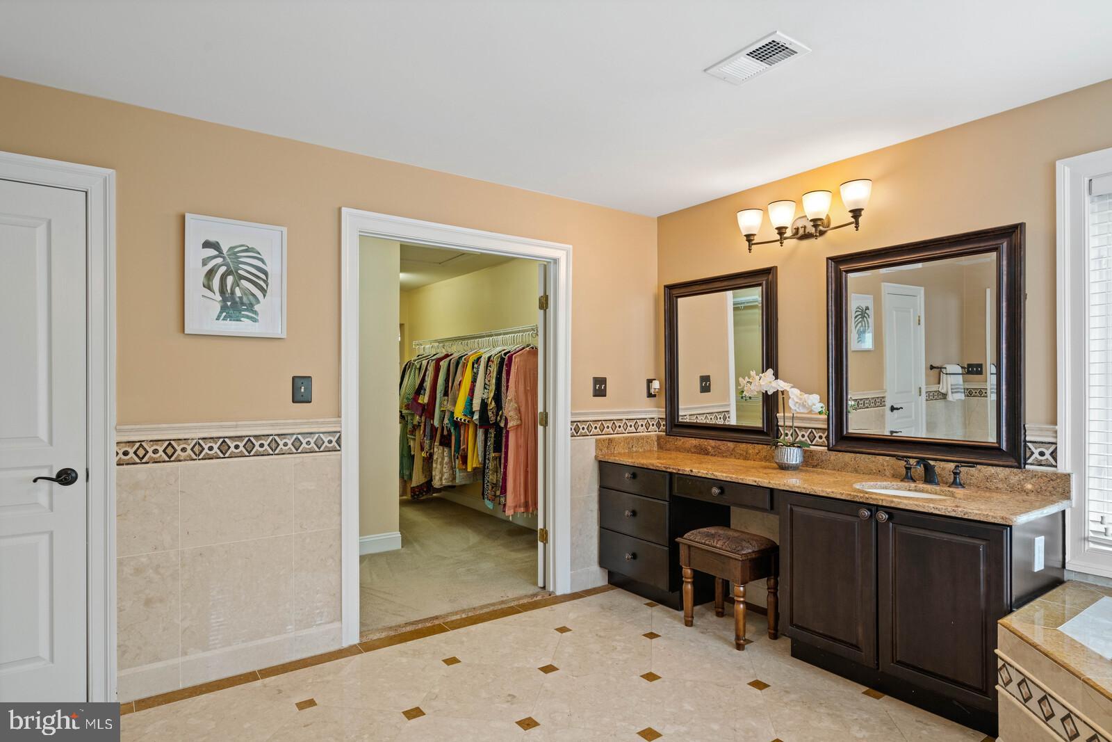 LAUREL HILL - Residential