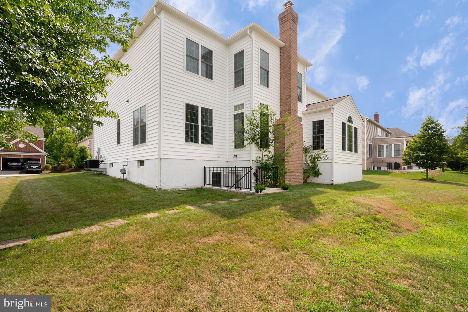 LAUREL HILL - Residential