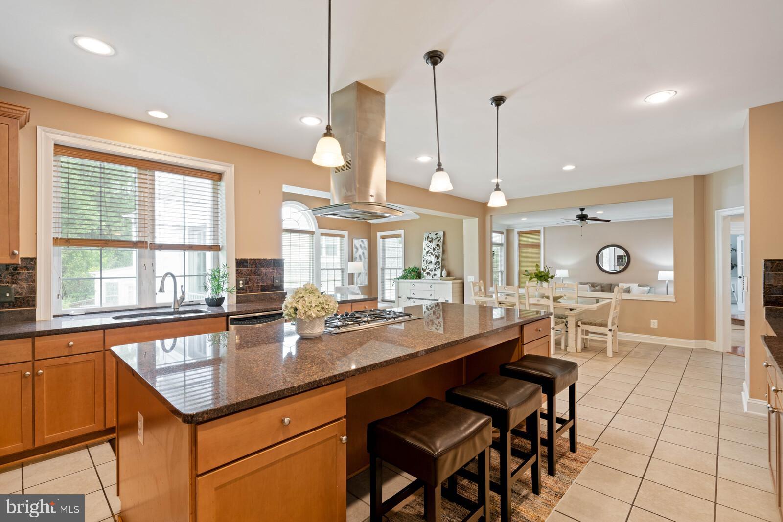 LAUREL HILL - Residential