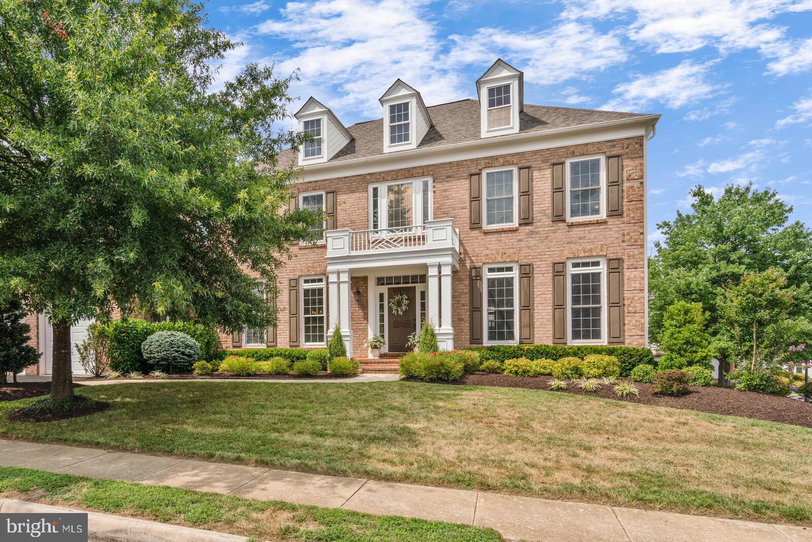 LAUREL HILL - Residential