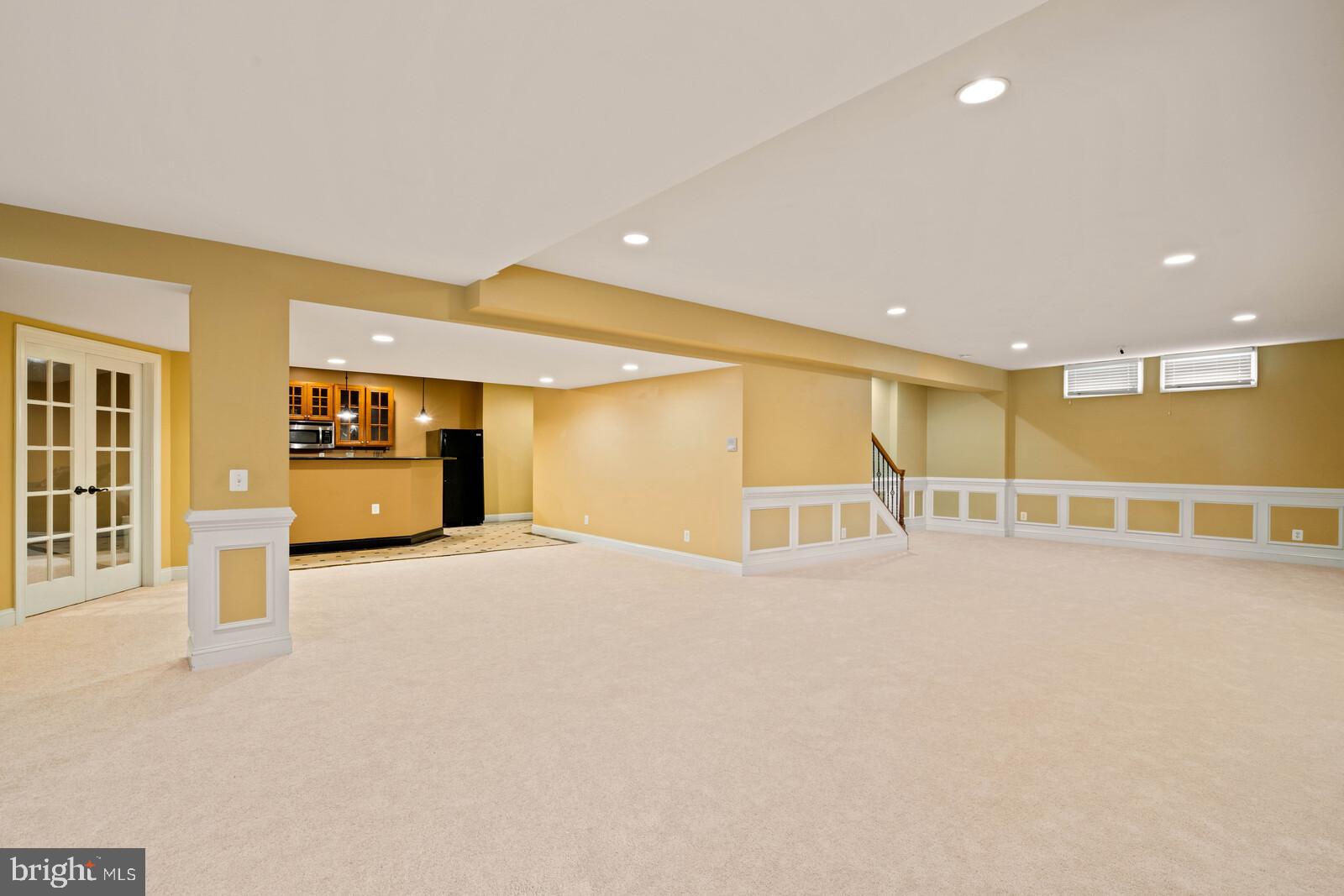 LAUREL HILL - Residential