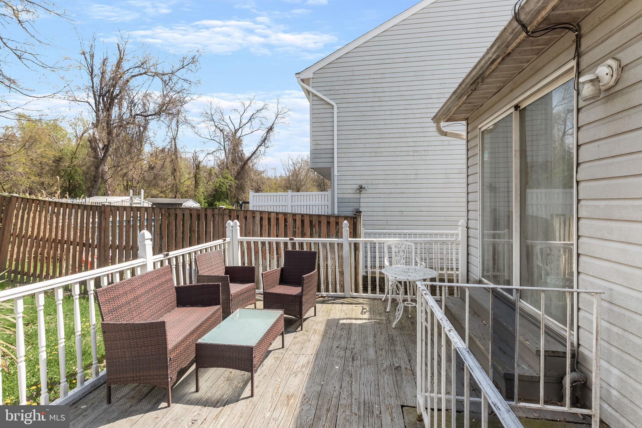 HARBOUR OAKS - Residential