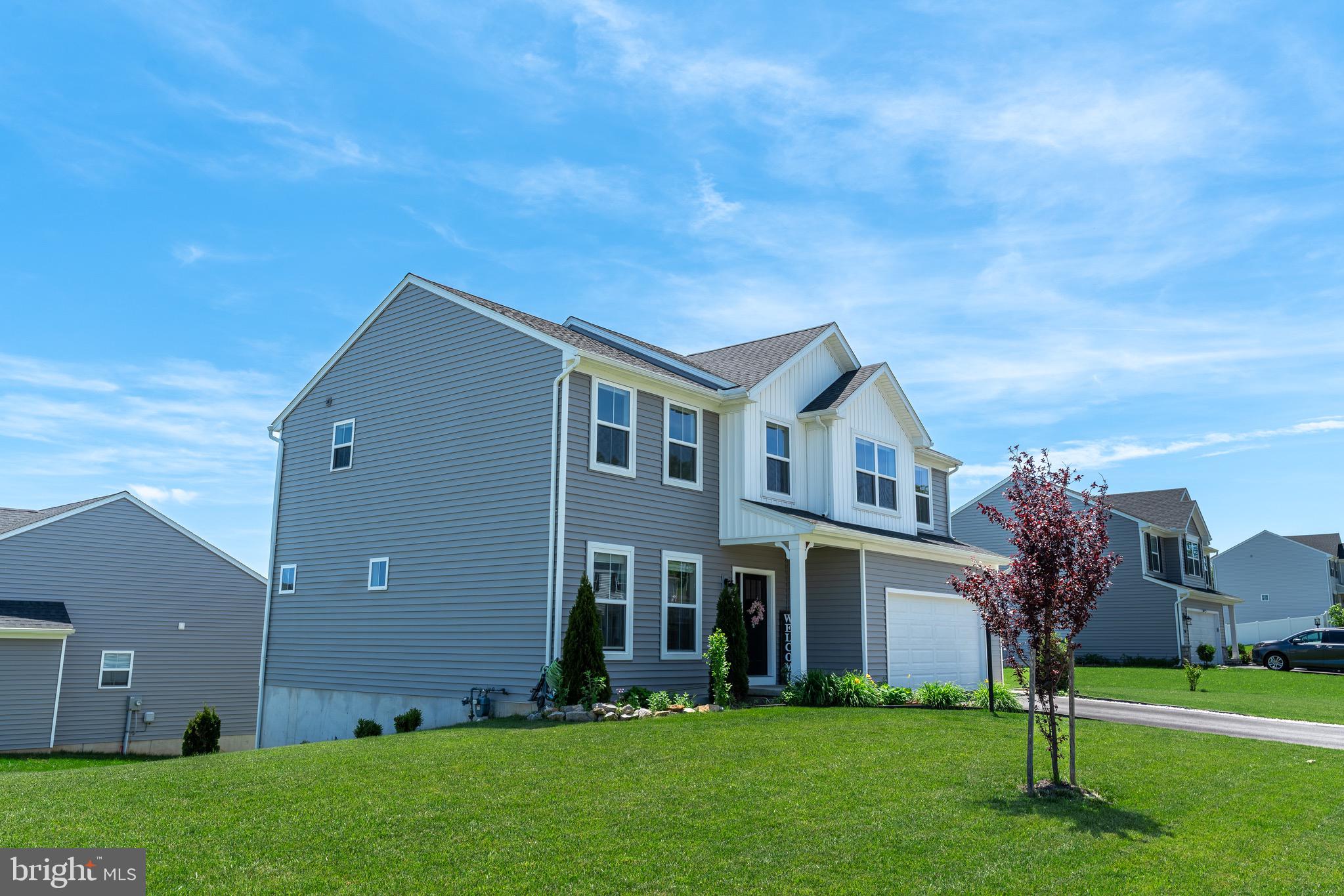 534 EMERALD WAY