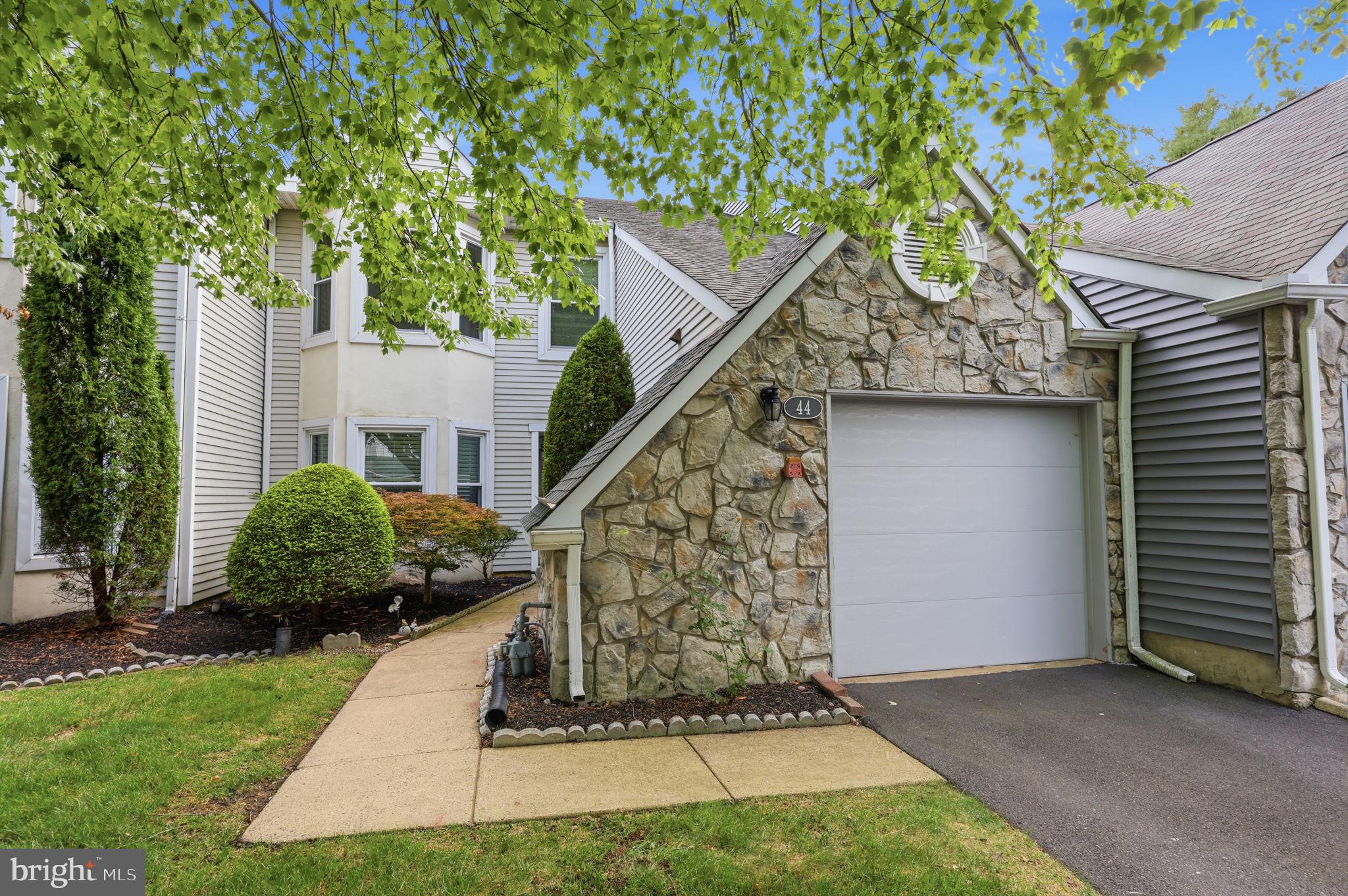 44 GAYLORD COURT