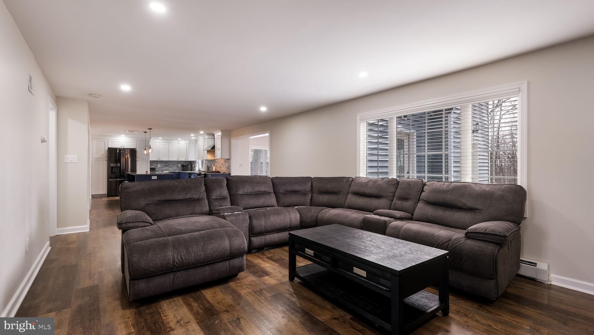 HUNTERS RUN - Residential