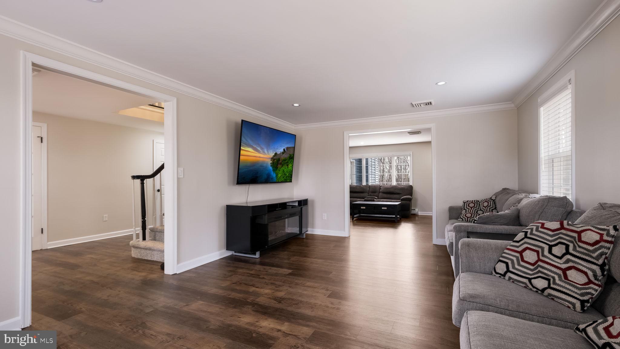 HUNTERS RUN - Residential