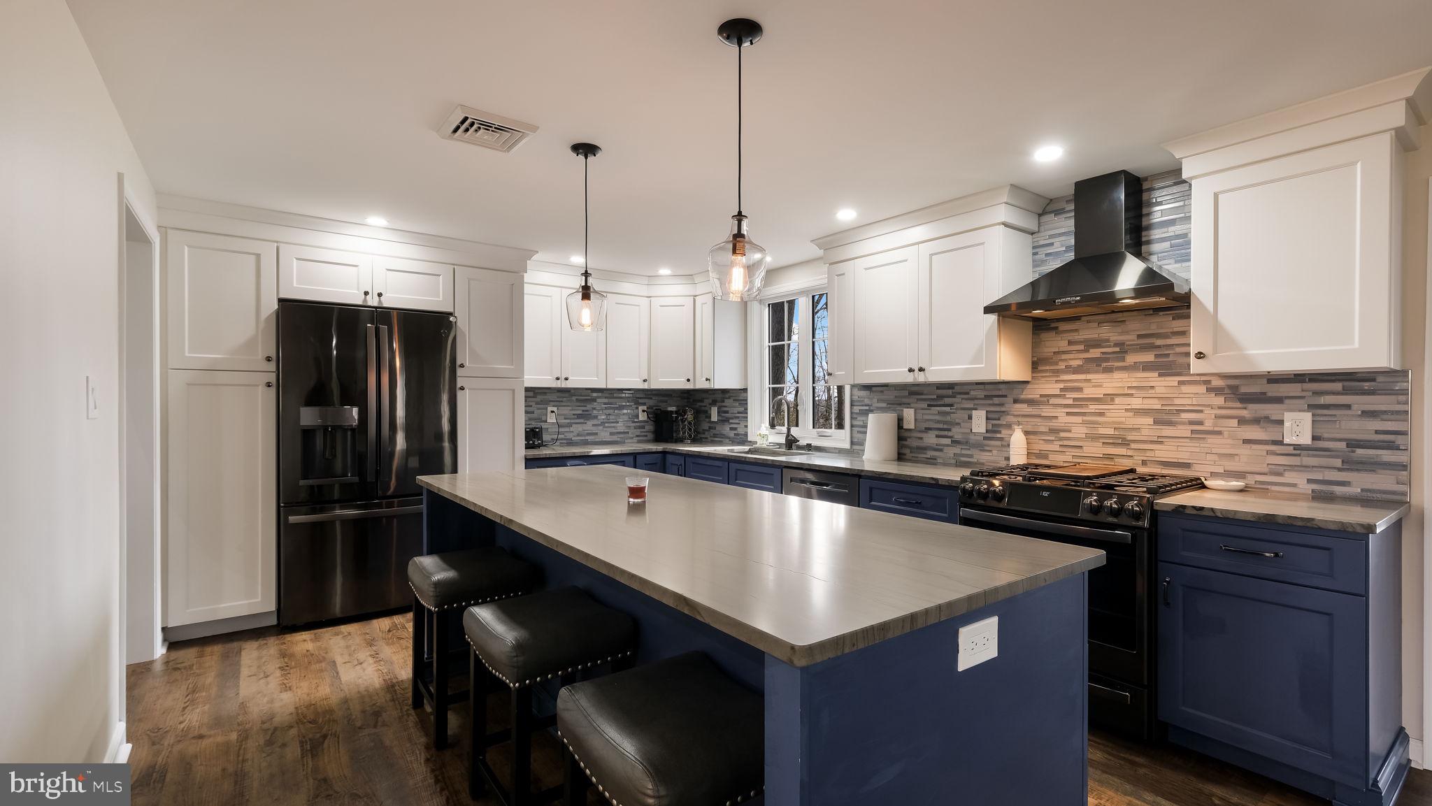 HUNTERS RUN - Residential