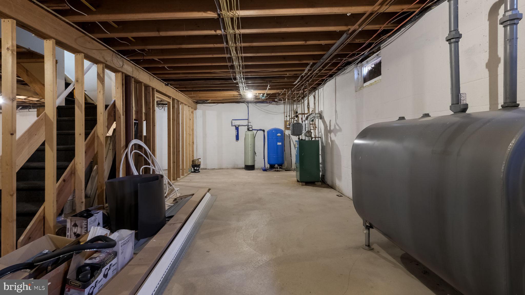 HUNTERS RUN - Residential