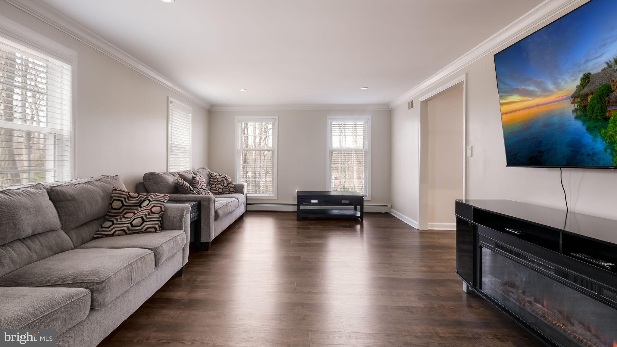 HUNTERS RUN - Residential