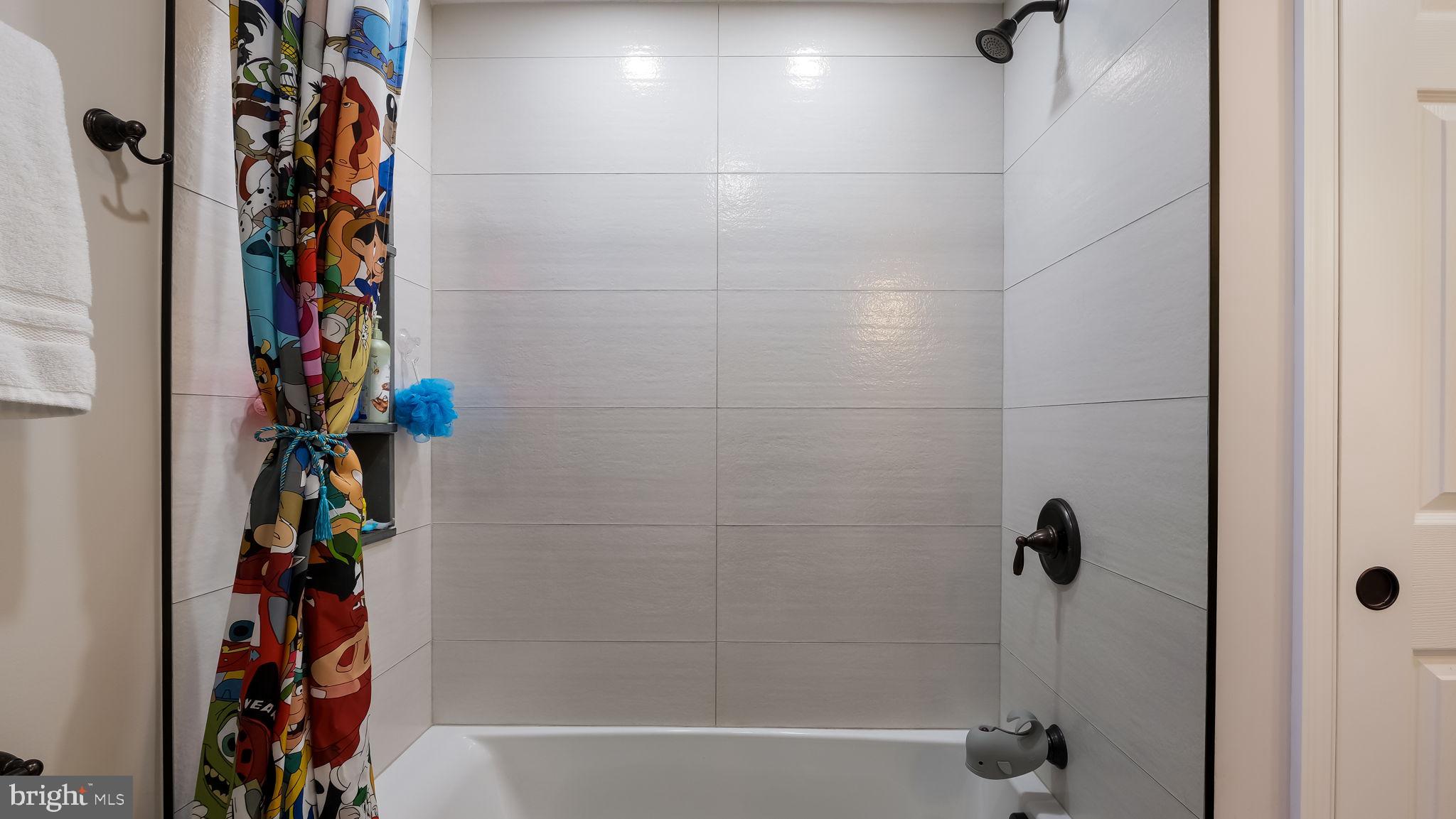 HUNTERS RUN - Residential