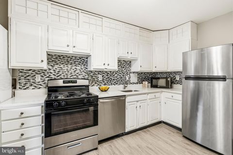 Photo of 3701 S George Mason Drive #916N, FALLS CHURCH, VA 22041 (MLS # VAFX2312452)
