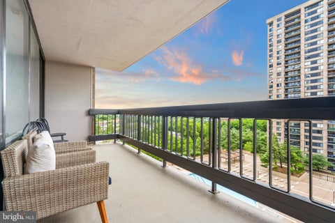 Condo For Sale - 3701 S George Mason Drive #916N<br/> FALLS CHURCH, VA 22041