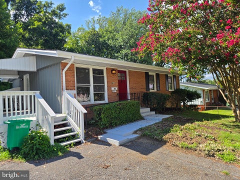 Homes For Sale - 611 Quarry Avenue<br/> CAPITOL HEIGHTS, MD 20743