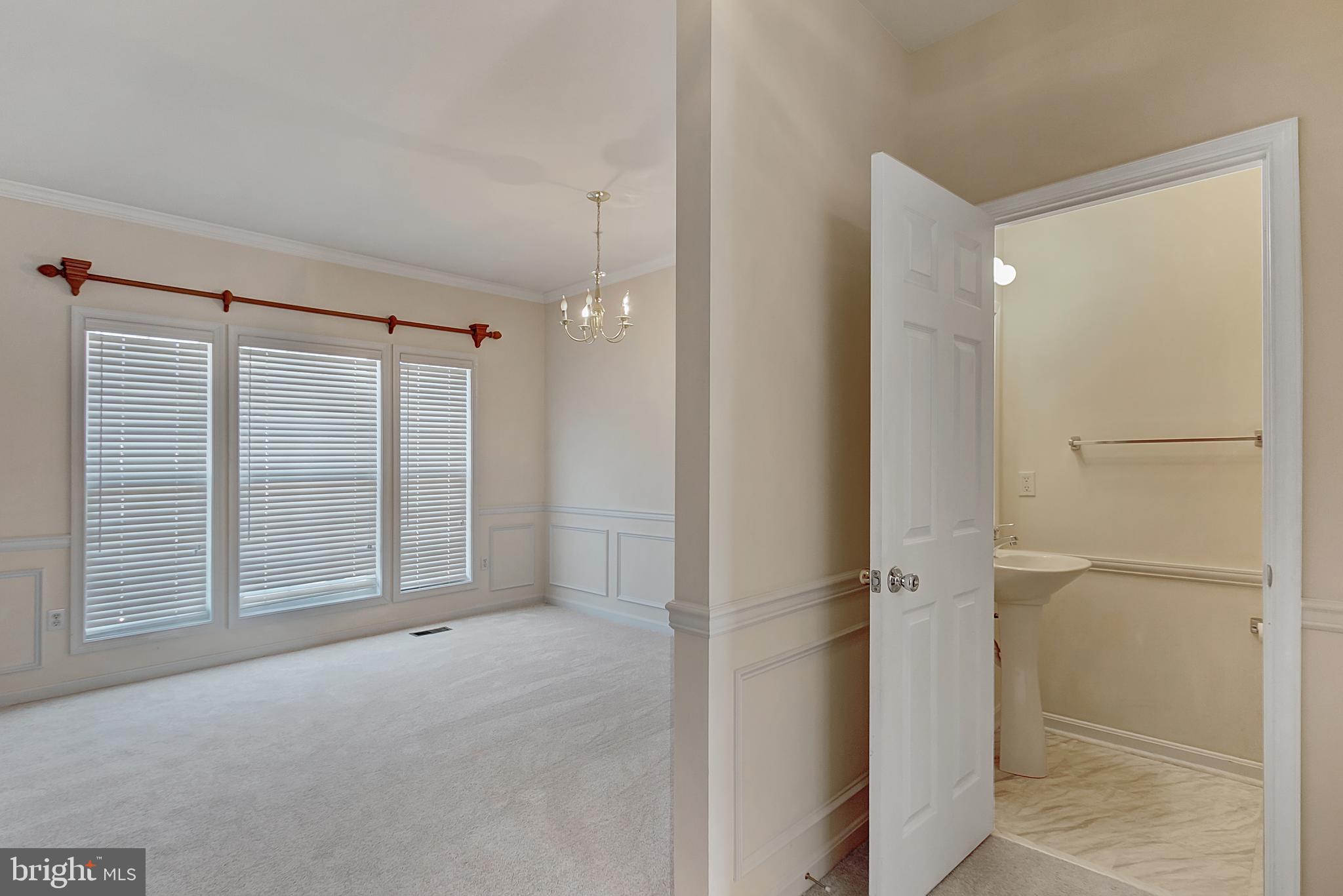 EMERALD KNOLLS - Residential Lease