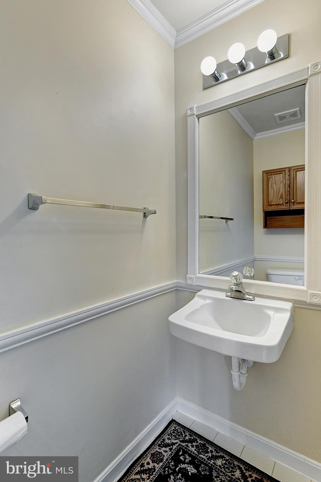 EMERALD KNOLLS - Residential Lease