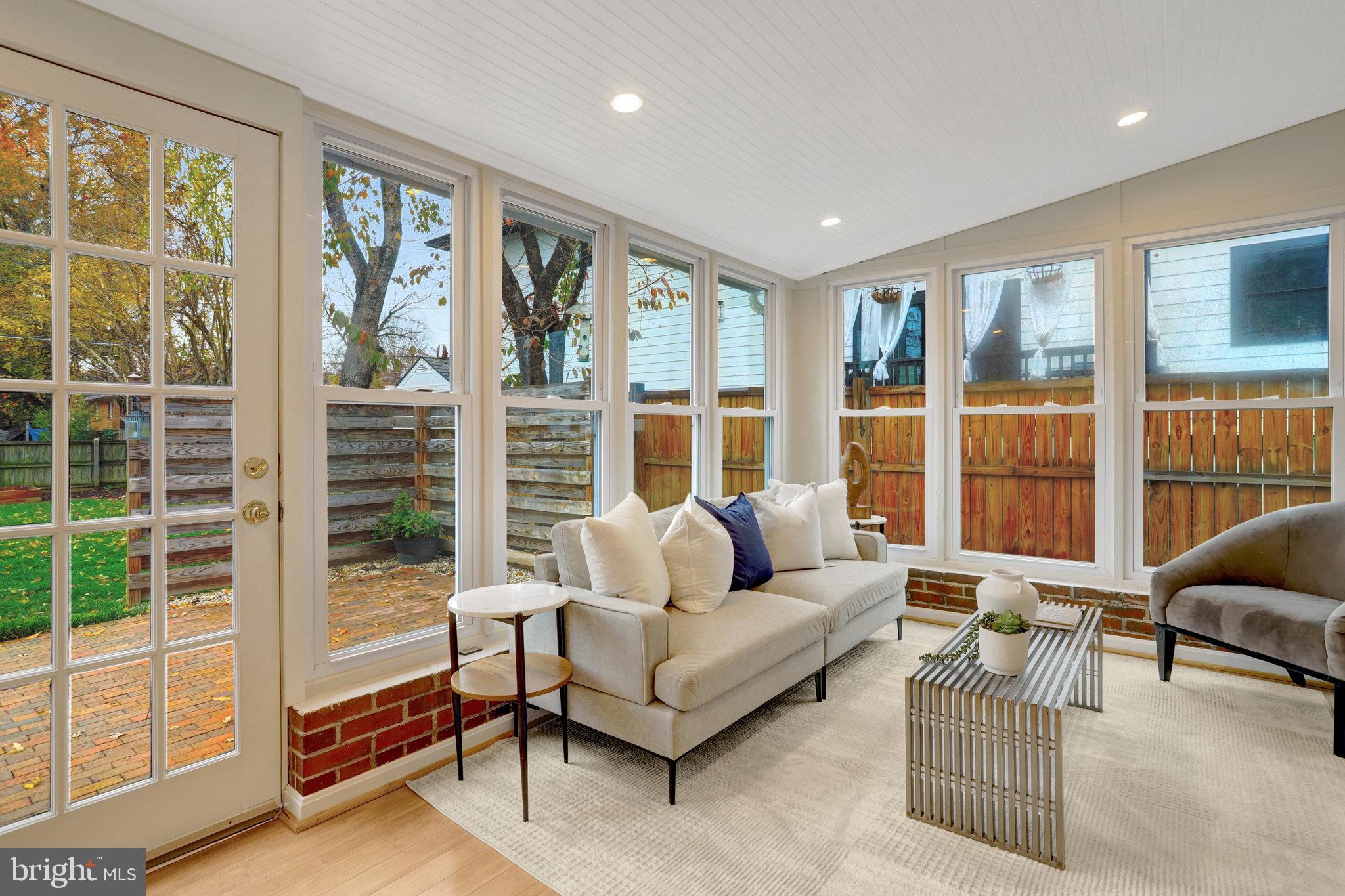 NEW ALEXANDRIA - Residential