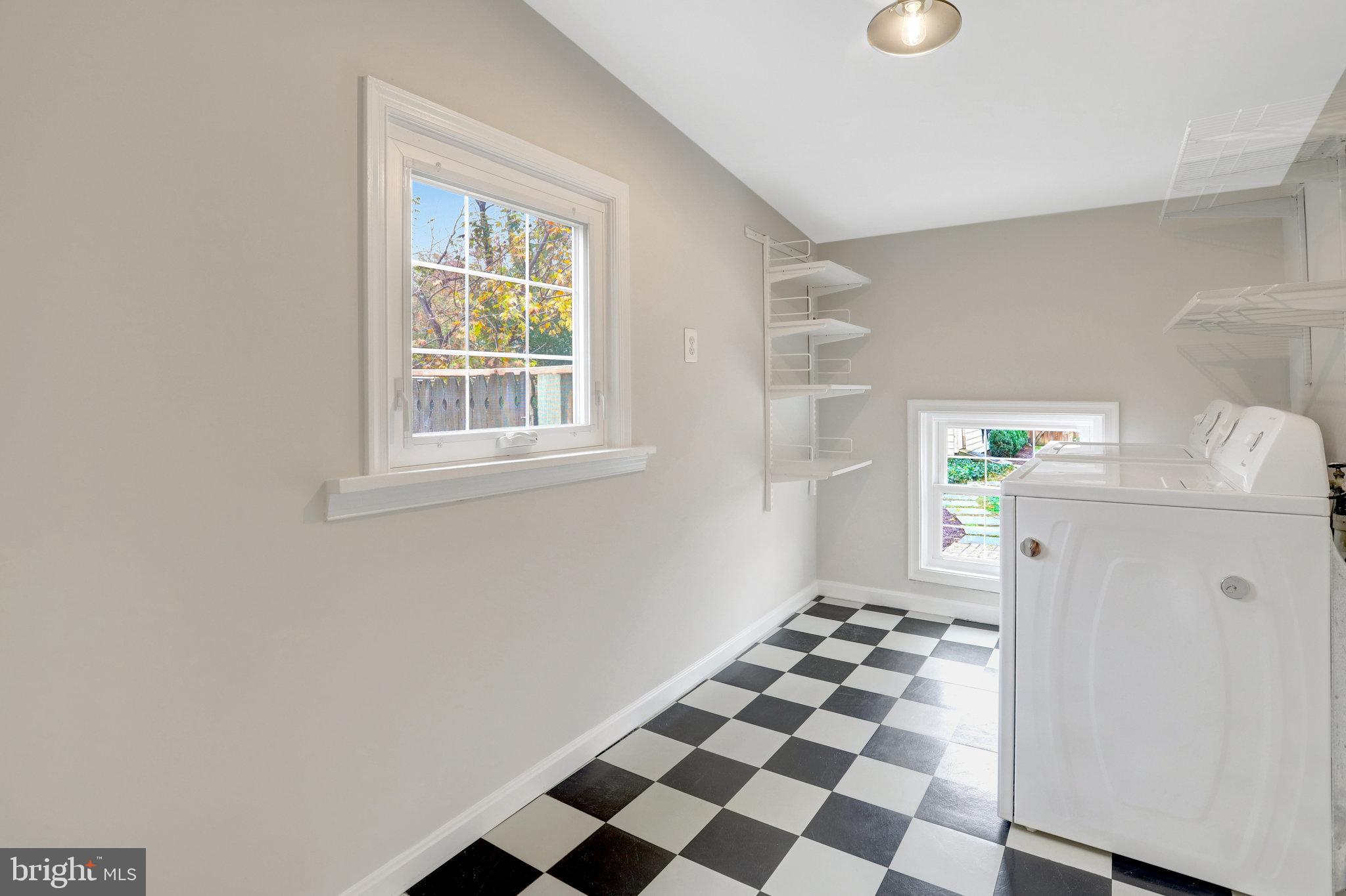 NEW ALEXANDRIA - Residential