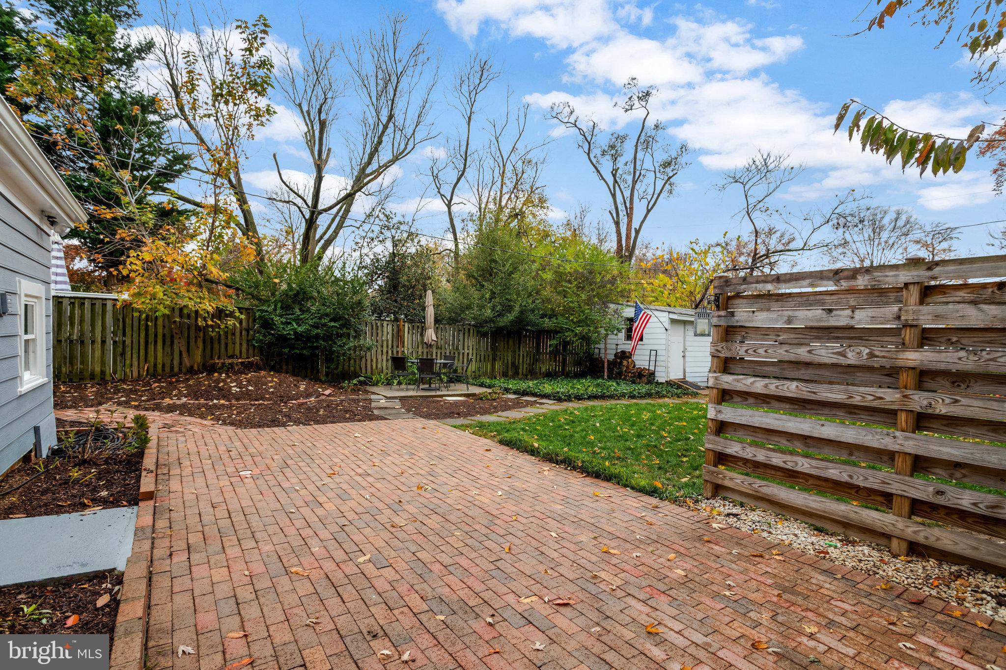 NEW ALEXANDRIA - Residential