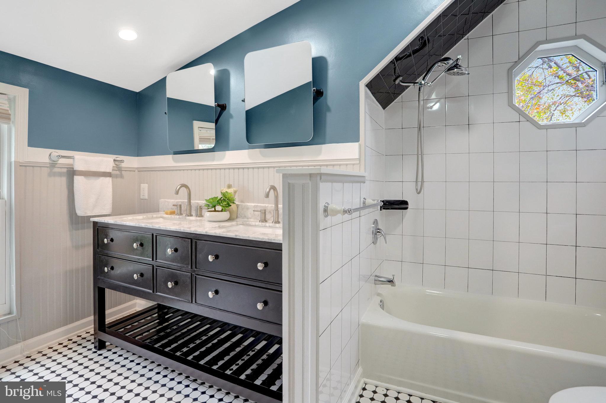 NEW ALEXANDRIA - Residential